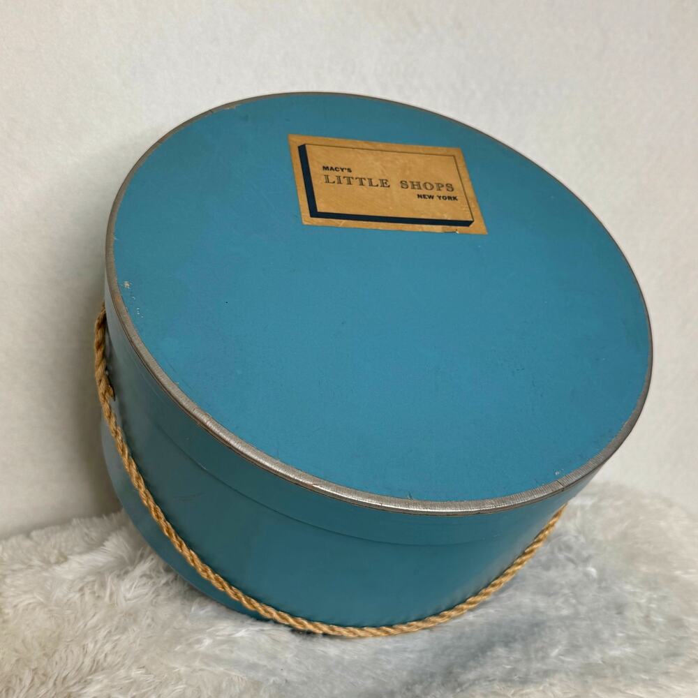 1950s Macy’s Little Shops New York Blue Hat Box Rope Handle 11.75” Vintage
